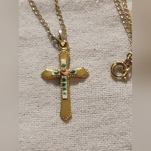 Elegant Gold Cross Pendant Necklace 1/20 14k Gold Fill On Chain Pendant Unmarked